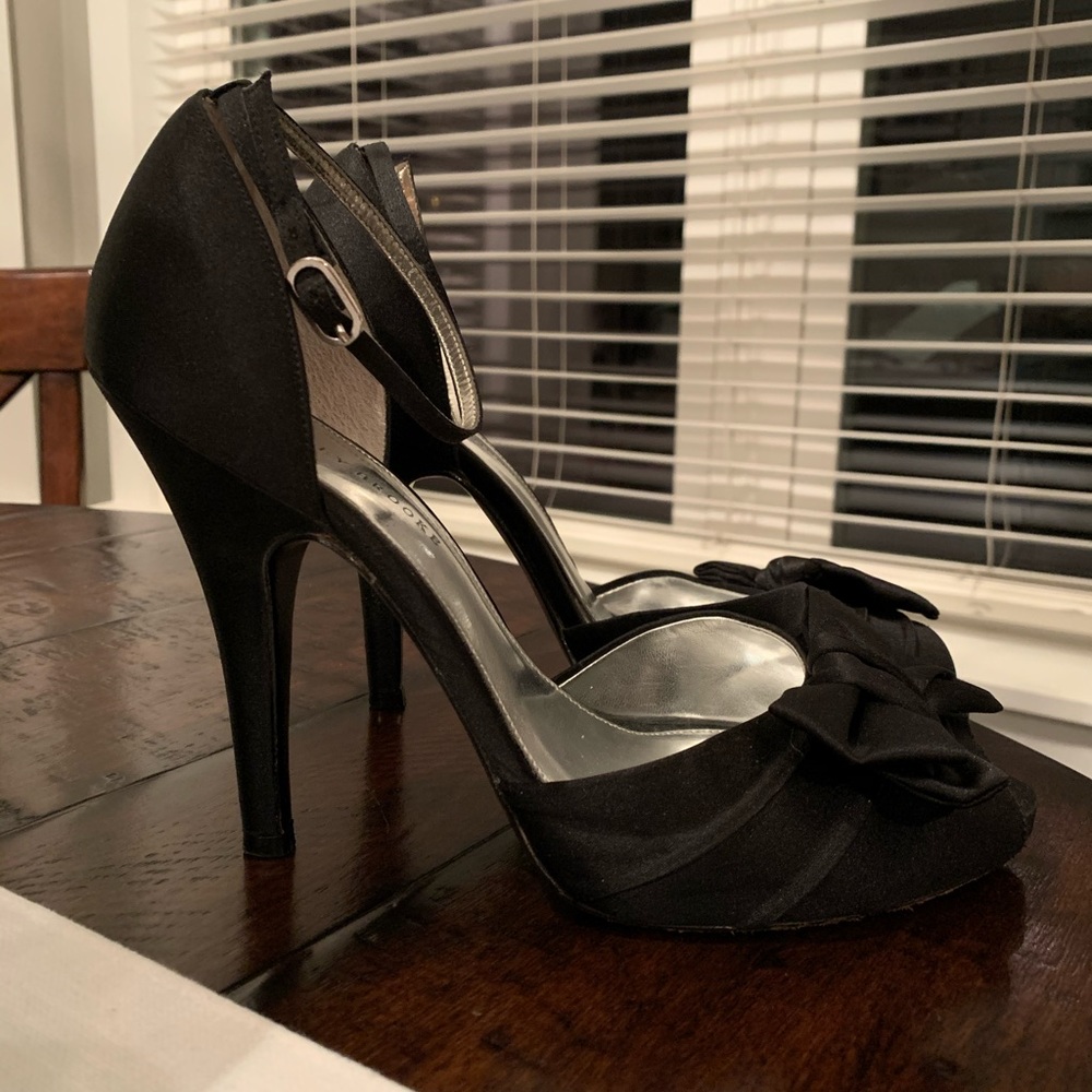 Audrey Brooke Size 9